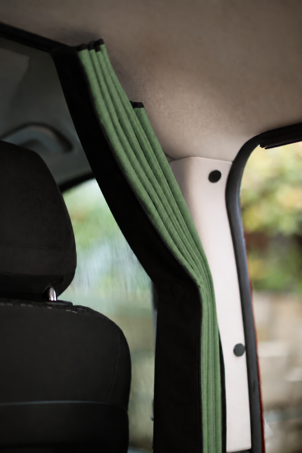 CENTAUR cab partition in the Mercedes W447, colour Sage